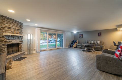 Tiny photo for 4 Cour La Salle Court, Palos Hills, IL 60465 (MLS # 12501955)