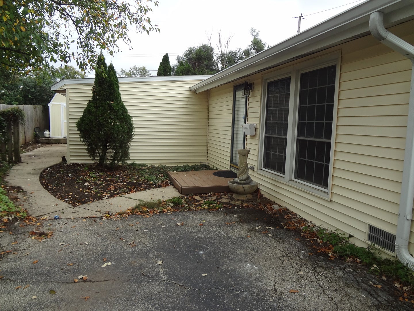 423 Blackhawk Avenue