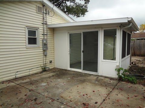 Tiny photo for 423 Blackhawk Avenue, Carpentersville, IL 60110 (MLS # 12787849)