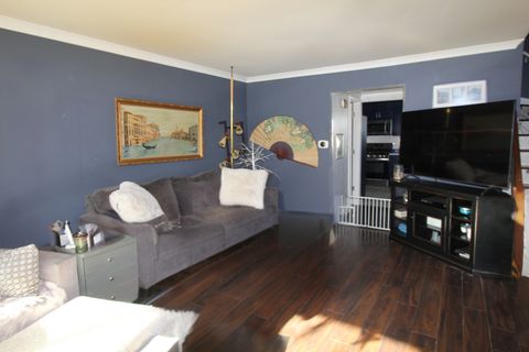 Tiny photo for 98 Wiltshire Court, Schaumburg, IL 60193 (MLS # 12548612)