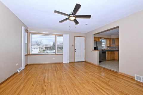 Tiny photo for 9416 S 80th Court, Hickory Hills, IL 60457 (MLS # 12587695)