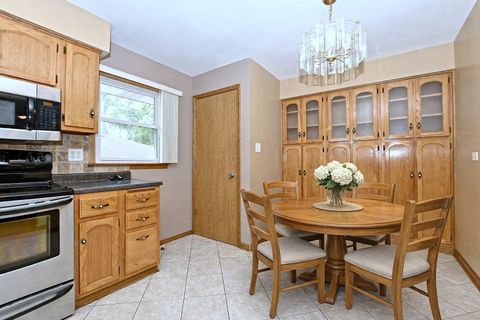 Tiny photo for 9416 S 80th Court, Hickory Hills, IL 60457 (MLS # 12587695)