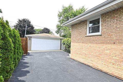Tiny photo for 9416 S 80th Court, Hickory Hills, IL 60457 (MLS # 12587695)
