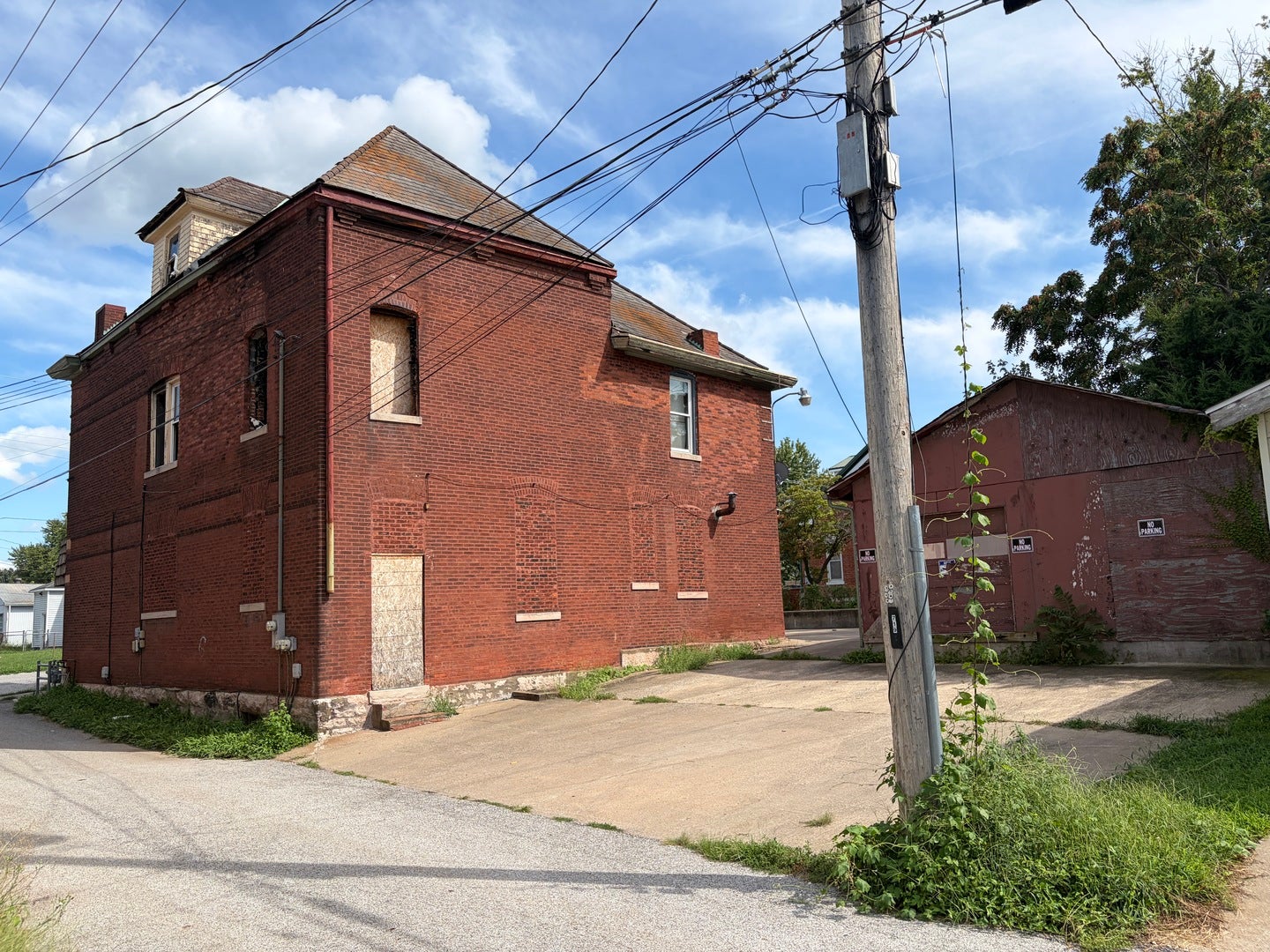 922 S 8th Street