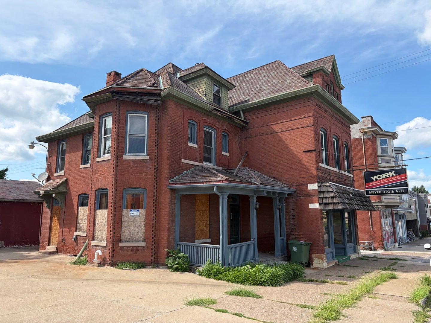 922 S 8th Street