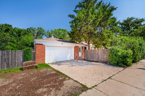 Tiny photo for 600 Garfield Avenue, Lake Bluff, IL 60044 (MLS # 12699072)