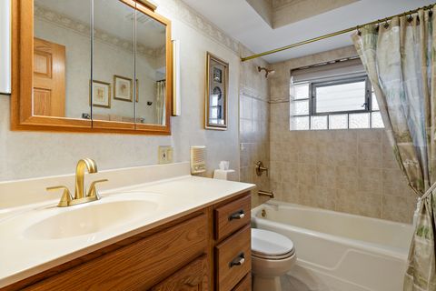 Tiny photo for 570 Woodview Avenue, Elk Grove Village, IL 60007 (MLS # 12569038)