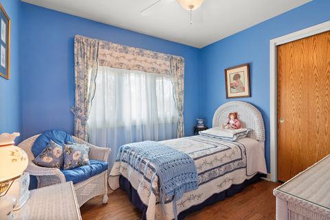 Tiny photo for 570 Woodview Avenue, Elk Grove Village, IL 60007 (MLS # 12569038)