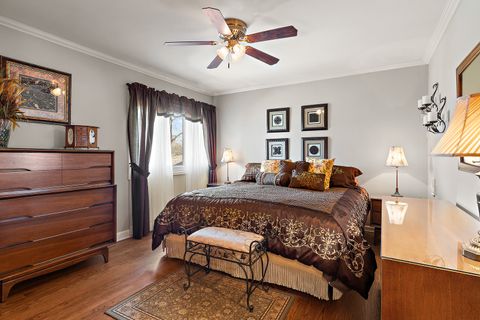 Tiny photo for 570 Woodview Avenue, Elk Grove Village, IL 60007 (MLS # 12569038)