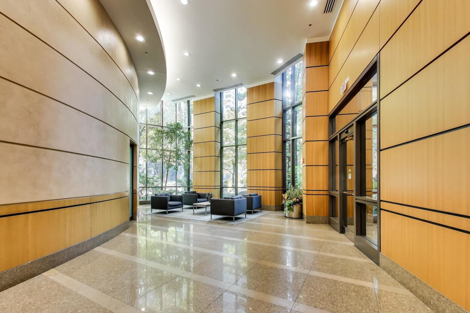 400 N La Salle Drive 1002