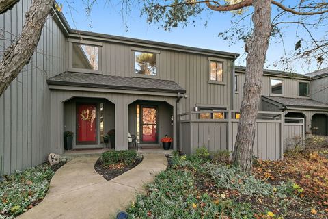 Photo of Lake Barrington, IL 60010 (MLS # 12517077)