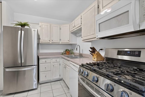 Tiny photo for 2000 Bayside Drive #313, Palatine, IL 60074 (MLS # 12775967)