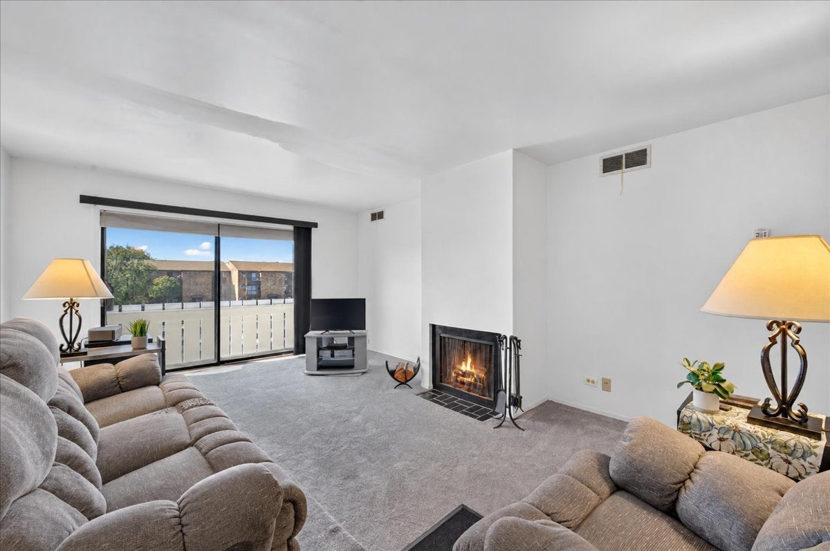 2000 Bayside Drive 313