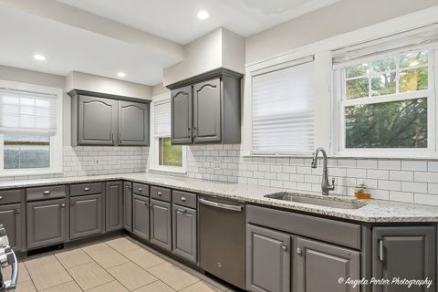 Tiny photo for 462 Glendenning Place, Waukegan, IL 60085 (MLS # 12655630)