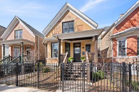 Tiny photo for 2710 N Sacramento Avenue, Chicago, IL 60647 (MLS # 12597943)