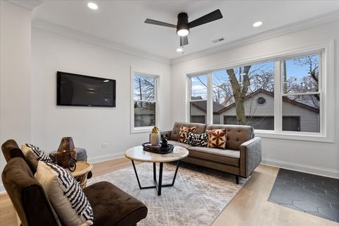 Tiny photo for 4546 N Knox Avenue, Chicago, IL 60630 (MLS # 12572656)