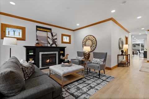 Tiny photo for 4546 N Knox Avenue, Chicago, IL 60630 (MLS # 12572656)