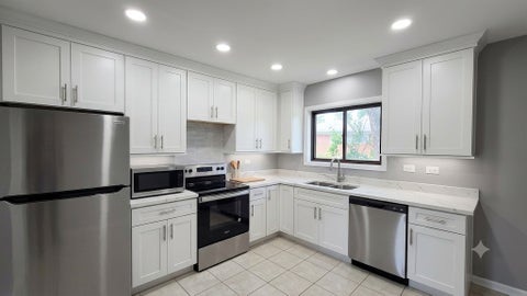Tiny photo for 718 Cobblestone Circle #C, Glenview, IL 60025 (MLS # 12768011)