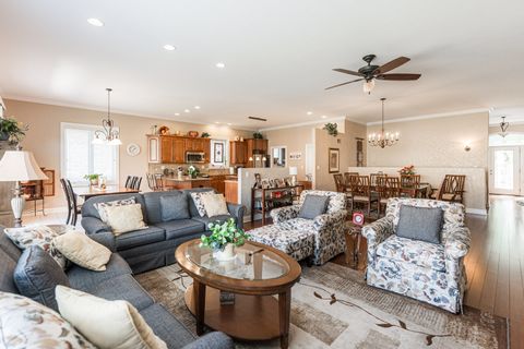 Tiny photo for 101 Rose Drive, Bloomingdale, IL 60108 (MLS # 12557499)