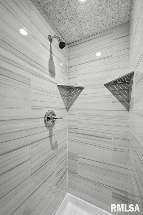 Tiny photo for 211 EAGLE RIDGE Road, Muscatine, IA 52761 (MLS # QC4264071)