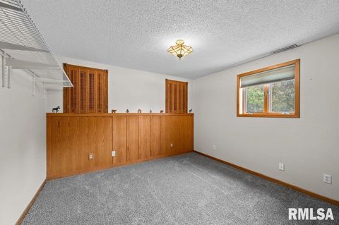 Tiny photo for 211 EAGLE RIDGE Road, Muscatine, IA 52761 (MLS # QC4264071)