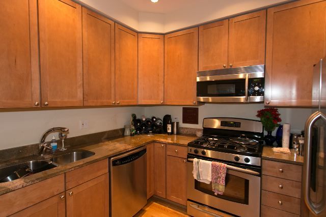 421 W Armitage Avenue 2