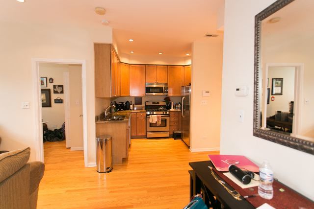 421 W Armitage Avenue 2