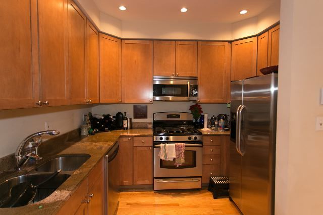 421 W Armitage Avenue 2