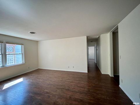 Tiny photo for 611 S TERRACE Drive, Carbondale, IL 62901 (MLS # EB459929)