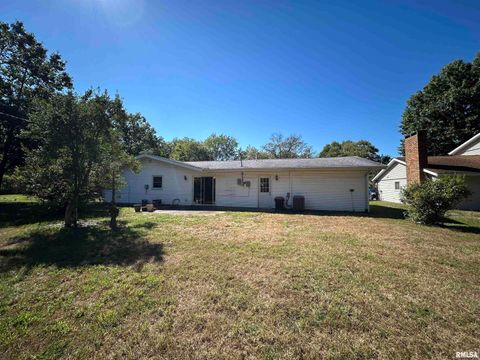 Tiny photo for 611 S TERRACE Drive, Carbondale, IL 62901 (MLS # EB459929)