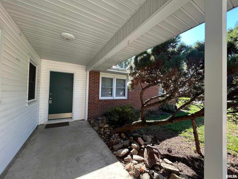 Tiny photo for 611 S TERRACE Drive, Carbondale, IL 62901 (MLS # EB459929)