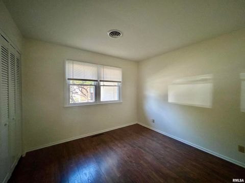 Tiny photo for 611 S TERRACE Drive, Carbondale, IL 62901 (MLS # EB459929)