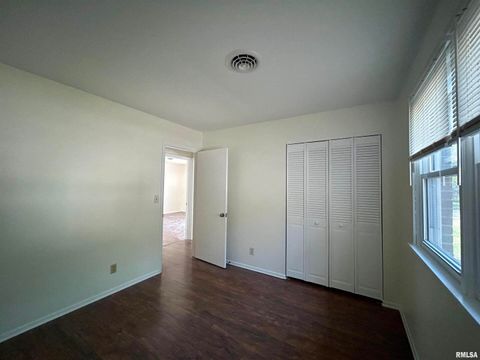 Tiny photo for 611 S TERRACE Drive, Carbondale, IL 62901 (MLS # EB459929)