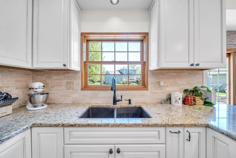 Tiny photo for 5 Deeke Court, Roselle, IL 60172 (MLS # 12606187)