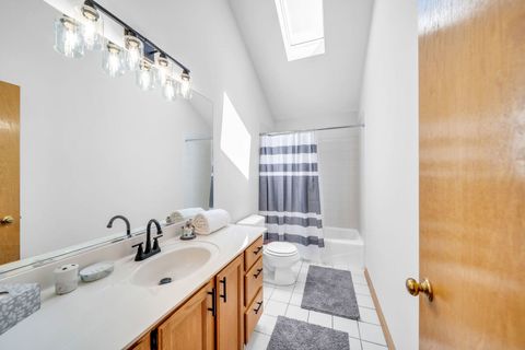 Tiny photo for 5 Deeke Court, Roselle, IL 60172 (MLS # 12606187)