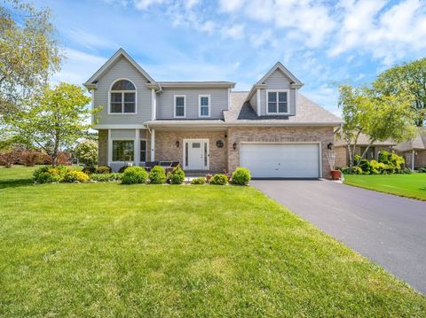 Photo of 5 Deeke Court, Roselle, IL 60172 (MLS # 12606187)