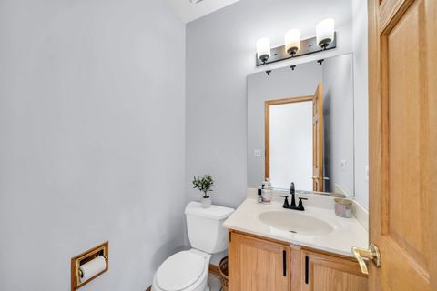 Tiny photo for 5 Deeke Court, Roselle, IL 60172 (MLS # 12606187)