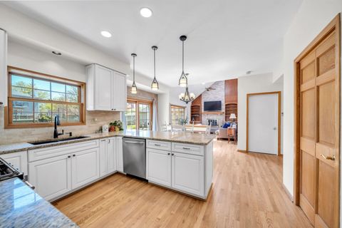 Tiny photo for 5 Deeke Court, Roselle, IL 60172 (MLS # 12606187)