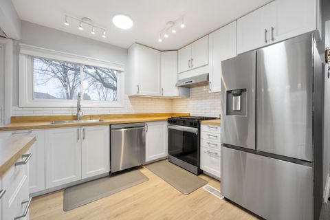 Tiny photo for 424 N Salem Drive, Schaumburg, IL 60194 (MLS # 12583546)