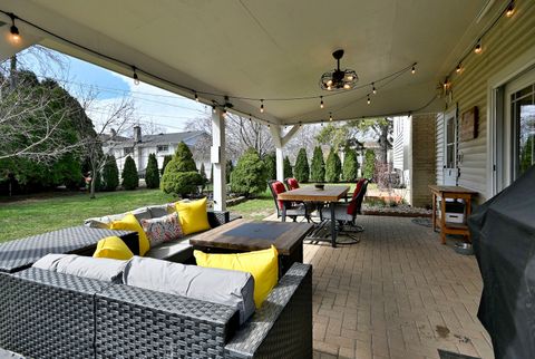 Tiny photo for 1303 E Ironwood Drive, Mount Prospect, IL 60056 (MLS # 12606155)