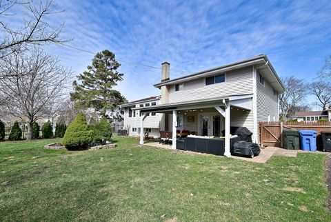 Tiny photo for 1303 E Ironwood Drive, Mount Prospect, IL 60056 (MLS # 12606155)
