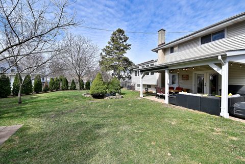 Tiny photo for 1303 E Ironwood Drive, Mount Prospect, IL 60056 (MLS # 12606155)