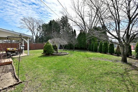 Tiny photo for 1303 E Ironwood Drive, Mount Prospect, IL 60056 (MLS # 12606155)