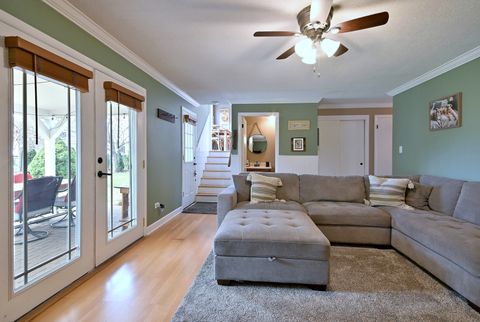 Tiny photo for 1303 E Ironwood Drive, Mount Prospect, IL 60056 (MLS # 12606155)