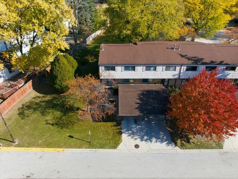 Tiny photo for 413 Buffalo Trail, Wheeling, IL 60090 (MLS # 12513443)