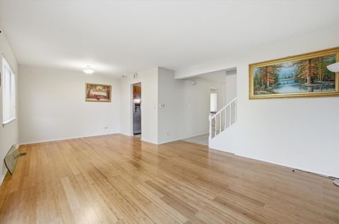 Tiny photo for 413 Buffalo Trail, Wheeling, IL 60090 (MLS # 12513443)