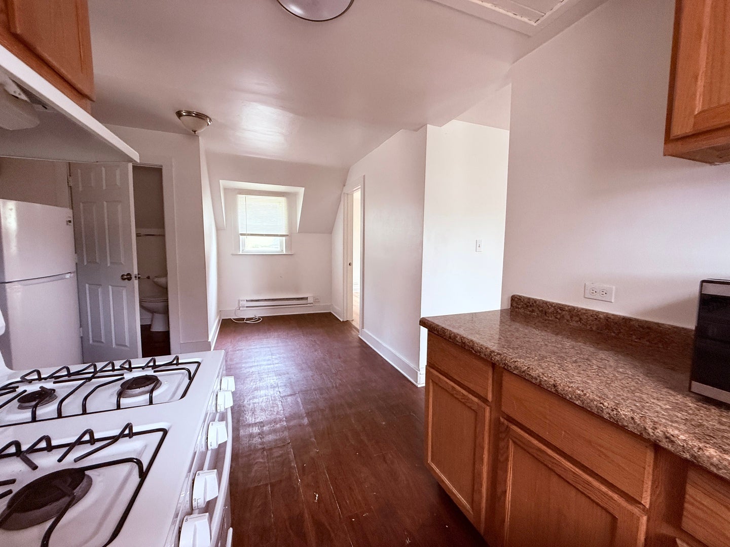 1801 Victoria Avenue 2