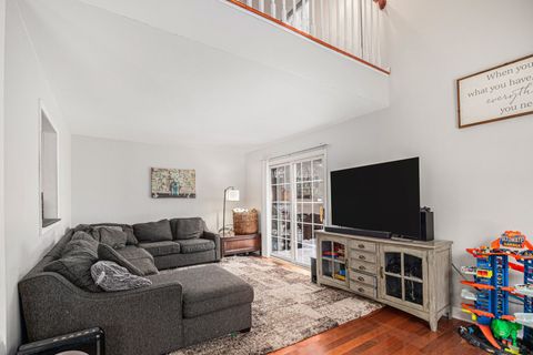 Tiny photo for 1352 Laurel Oaks Drive, Streamwood, IL 60107 (MLS # 12582345)