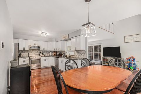 Tiny photo for 1352 Laurel Oaks Drive, Streamwood, IL 60107 (MLS # 12582345)