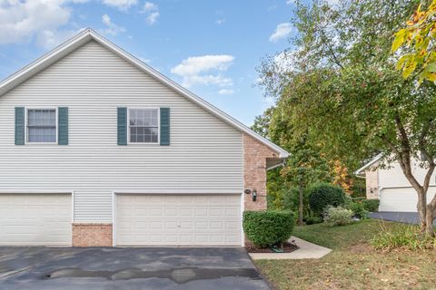 Tiny photo for 1352 Laurel Oaks Drive, Streamwood, IL 60107 (MLS # 12582345)